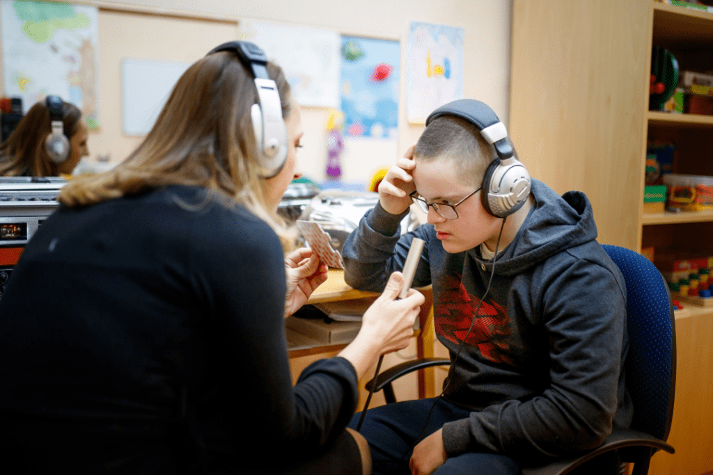 speech therapist